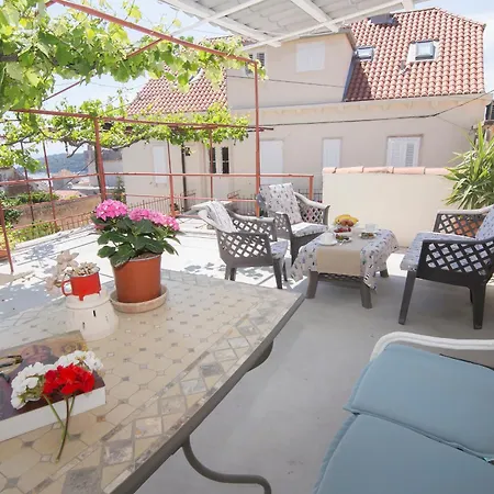 Vicina Summer 2 Ragusa